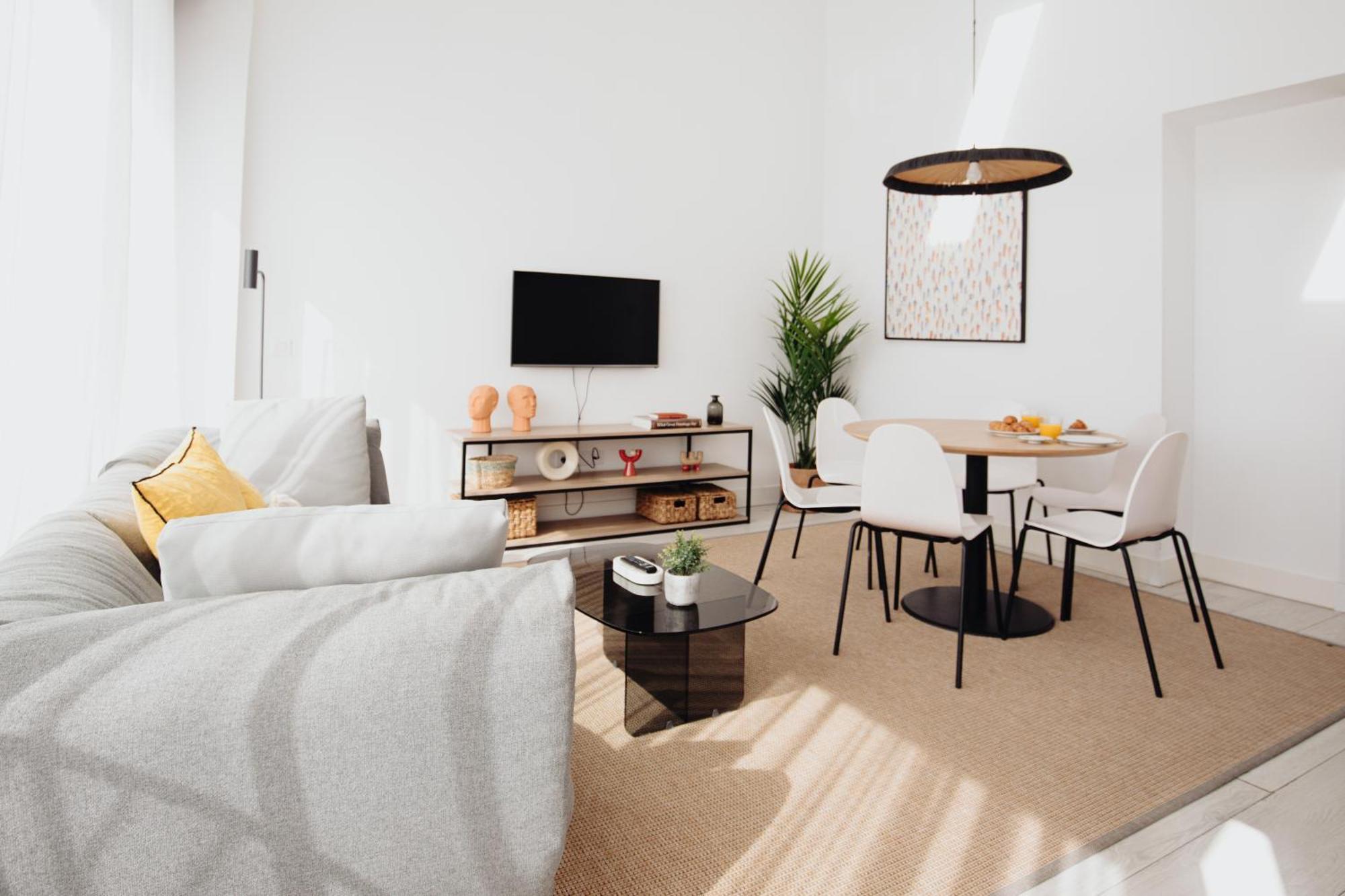 Aspasios Atocha Apartments Мадрид Екстериор снимка