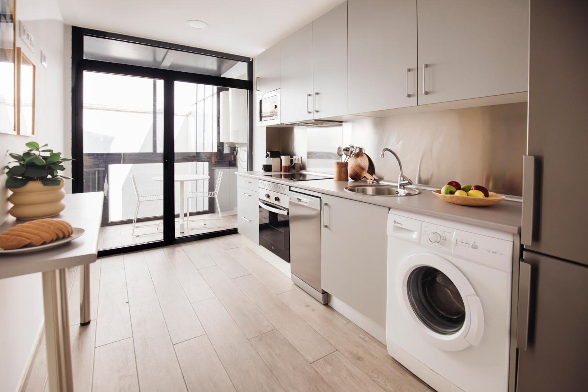 Aspasios Atocha Apartments Мадрид Екстериор снимка
